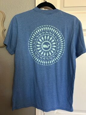 Vineyard Vines Blue Men's Graphic Tee size small.